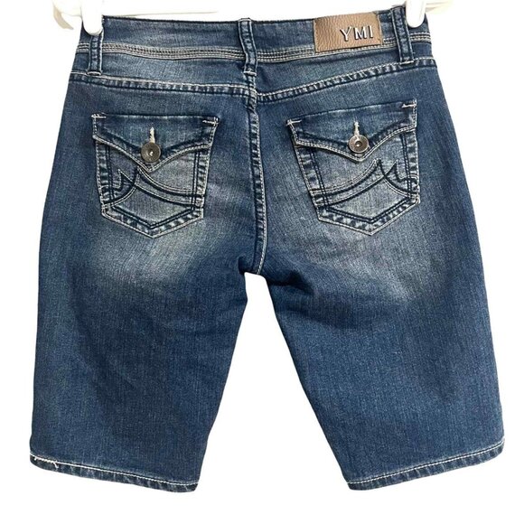 YMI Women's Denim Bermuda Shorts Size 1 Flap Pockets Stretch Blue Low Rise Blue - Picture 2 of 12